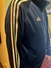 阿迪達(dá)斯 （adidas）外套男秋季運(yùn)動(dòng)休閑立領(lǐng)夾克戶(hù)外防風(fēng)運(yùn)動(dòng)服 黑/金（薄款） 2XL 曬單實(shí)拍圖
