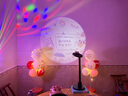 全品屋 生日快樂投影燈場景布置裝飾燈拍照氛圍燈網(wǎng)紅創(chuàng)意發(fā)光道具led燈 祝你快樂生日投影燈光布置 曬單實拍圖