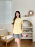 Calvin KleinJeans25夏季女士休閑通勤ck俏皮字母印花純棉短袖T恤47B862G RM9-日光黃 XS 曬單實拍圖