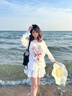 桂岐2025夏季新款甜辣涂鴉防曬罩衫t恤女印花斜露肩長袖小眾抽繩上衣 涂鴉斜肩防曬罩衫白M碼80-105斤 曬單實拍圖