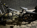 金武端自行車成人山地車公路賽車單車騎行變速超輕越野中學(xué)生初中青少年 頂配版-輻條輪-黑白色 26寸21速 曬單實(shí)拍圖