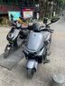 大隆鷹豪2025新款電動摩托車M95電動車72V超長續(xù)航代步車男女士電瓶車前后碟剎兩輪長跑王電摩高速踏板車 納多灰【手機互聯(lián) 藍(lán)牙音響】 72V-40A石墨烯電池-續(xù)航約140KM 曬單實拍圖