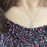 中國(guó)珠寶 SINO GEM999足銀項(xiàng)鏈女跳動(dòng)的心吊墜時(shí)尚飾品紀(jì)念情人節(jié)520送女朋友禮物 白*跳動(dòng)的心吊墜【925銀O字鏈+品牌禮盒】 曬單實(shí)拍圖