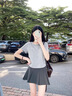 妙奕嘉短袖t恤女夏季新款2025潮流洋氣正肩上衣高級(jí)感遮肚子設(shè)計(jì)感小眾 灰色蕾絲領(lǐng)口邊圓領(lǐng)短袖 L 【建議90-115斤】 曬單實(shí)拍圖