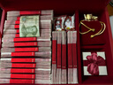 訂婚彩禮箱彩禮錢盒子現(xiàn)金彩禮盒結婚布置裝飾聘金禮金盒高檔三金 皮革分隔禮金箱【三金款】 12寸可裝20-30萬【送30錢套】皮 曬單實拍圖