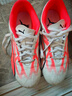 彪馬（PUMA）官方 新款兒童天然草坪足球鞋長(zhǎng)釘U(kuò)LTRA PLAY FG/AG JR 107530 白-黑色-火紅色-01 35.5 曬單實(shí)拍圖
