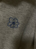初語(yǔ)綠絨蒿刺繡珠地牛仔POLO領(lǐng)T恤女2025夏季新款休閑撞色上衣 花灰色 M 曬單實(shí)拍圖