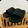 lululemon丨restfeel slide 女士拖鞋 *拉絨款 LW9FORS 黑色/金色/黑色 36.5 曬單實(shí)拍圖