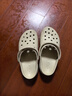 卡駱馳（crocs）洞洞鞋女 經(jīng)典云朵Clog透氣一腳蹬穿沙灘鞋涼拖鞋 206750-2Y2 W6 曬單實拍圖