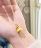 六桂福珠寶黃金吊墜女拉絲福袋項(xiàng)鏈足金鑲嵌鋯石掛墜鎖骨鏈禮物七夕禮物項(xiàng)鏈 約1.70g+s925銀鏈+品牌禮盒 曬單實(shí)拍圖