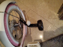 凌云鶴兒童自行車輔助輪通用童車閃光輔輪單車小輪自行車配件 黑色通用加寬閃光輪+鈴鐺貼畫 【適用12/14/16/18/20寸】 曬單實拍圖