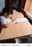 光明園迪燈桌一體兒童學習桌小學生書桌套裝可升降寫字桌課桌椅悅者120pro 悅者120 pro+V7-2F卡其+粉椅套 曬單實拍圖