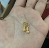 周六福（ZLF）  黃金耳飾女款圓球型磨砂彎勾耳釘 計價 1.09g 曬單實拍圖