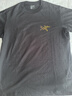 始祖鳥（ARC'TERYX）Kragg SL系列Cotton 男子戶外休閑純棉透氣鳥標(biāo)印花圓領(lǐng)短袖T恤衫 X8464/24K黑金（后背鳥標(biāo)） M （70-80kg）尺碼偏大 曬單實(shí)拍圖