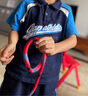 Gap男幼童夏季logo撞色polo短袖T恤短褲套裝兒童裝465417 海軍藍 110 cm(4-5歲) 亞洲尺碼 曬單實拍圖