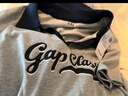 Gap女裝2025夏季新款印花logo微收腰撞色polo領(lǐng)短袖連衣裙764905 淺灰 S (160/80A) 亞洲尺碼 曬單實拍圖