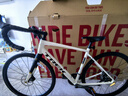 崔克（TREK）公路車 DOMANE AL 4 輕量化碳纖維前叉油壓碟剎礫石路公路自行車 時(shí)代白色 直郵到家 54CM（建議身高172-177CM） 20速 曬單實(shí)拍圖