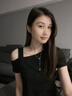 佐敘純欲風(fēng)一字肩上衣女夏2025新款設(shè)計(jì)感小眾不規(guī)則性感鎖骨斜肩短袖 黑色 S (85斤內(nèi)） 曬單實(shí)拍圖