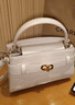 CHARLES&KEITH鱷魚(yú)紋凱莉包手提斜挎婚包包女包生日禮物CK2-50270880-1 Ivory象牙色 S 曬單實(shí)拍圖