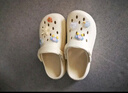名創(chuàng)優(yōu)品（MINISO）洞洞鞋男女夏季外穿涼鞋防滑厚底踩屎感包頭涼拖鞋 卡其+趣味零食 曬單實(shí)拍圖