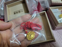 六福珠寶 福滿傳家足金小福鎖黃金吊墜配頸繩計(jì)價(jià) B01TBGN0021 約5.60克 曬單實(shí)拍圖