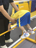 安踏兒童籃球鞋男小童鞋秋季防滑耐磨小童運(yùn)動鞋體育課風(fēng)洞籃球鞋 【夏季風(fēng)洞】白/藍(lán)/黑-1 30 腳長約18.5cm 曬單實(shí)拍圖