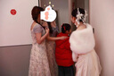 婚紗一字披肩女秋冬狐貍毛結婚皮草斗篷新娘禮服旗袍外搭宴會喜婆 白色一字披肩（豪華版+胸針） 曬單實拍圖