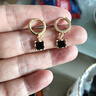 舒沫2025年新款18K金黑色方形耳環(huán)女輕奢氣質(zhì)耳扣小眾設(shè)計感彩金耳圈 氣質(zhì)黑色方形耳環(huán) 曬單實拍圖