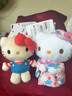 THREE KIDS日本hellokitty正版復古背帶褲凱蒂貓kt貓公仔玩偶毛絨包掛件掛飾 掛件 現貨：高11cm 曬單實(shí)拍圖