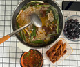 【順豐冷鏈】云南美食酸菜豬腳火鍋套餐300克豬肘子肉+200克黑皮 1180g(包含酸菜蘸水紅豆) 曬單實拍圖