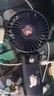 COZA【金榜推薦】手持小風(fēng)扇迷你便捷折疊支架usb風(fēng)扇桌面掛脖式戶外學(xué)生宿舍辦公室充電隨身小電扇 簡(jiǎn)約白丨可用3天丨5檔強(qiáng)風(fēng)丨智能數(shù)顯丨帶底座掛繩 曬單實(shí)拍圖