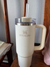 STANLEY巨無霸吸管杯水杯杯子大容量不銹鋼保溫杯辦公車載887ML-米白色 曬單實拍圖