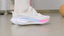 特步【2000公里二代】跑鞋女兩千公里耐磨回彈跑鞋體考競訓女跑步鞋 帆白/熒光櫻粉【珞櫻彩虹-女】 37 曬單實拍圖