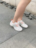 薰風(fēng)（KUMPOO）2025新款羽毛球鞋機(jī)甲男女網(wǎng)面透氣專業(yè)跑步鞋減震防滑熏風(fēng)運(yùn)動鞋 KH-E303#白/藍(lán)/粉 37 曬單實(shí)拍圖