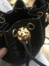 湯麗柏琦（Tory Burch）女士水桶包經(jīng)典潮流單肩手提斜挎包新款TB女包 送女友 新年禮物 黑金：小桶 14*11*18cm 尺寸問(wèn)題可咨詢(xún)客服 曬單實(shí)拍圖