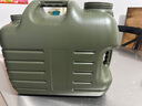 戶(hù)外水桶 家用儲水桶手提露營(yíng)車(chē)載帶龍頭食品級水箱塑料大容量 25升雙提手食品級軍綠色+3配件 曬單實(shí)拍圖