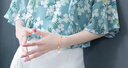 啄木鳥(niǎo)碎花上衣女氣質(zhì)系帶超仙洋氣小衫新款夏季V領(lǐng)百搭短袖雪紡衫 藍(lán)色 XL (115-125斤) 曬單實(shí)拍圖