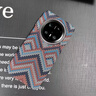 奧凡康新款浮雕碳纖維紋適用華為Mate70Pro手機殼輕奢凱夫拉紋Mate60Pro+超薄磨砂華為Pura70防摔保護套 凱夫拉紋【藍白條紋-磁吸款】碳纖維紋-合金鏡框 華為Mate 70Pro 曬單實拍圖