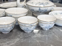 瓷雄景德鎮(zhèn)餐具整套輕奢高檔骨瓷碗碟套裝家用喬遷送禮陶瓷碗筷盤組合 高溫瓷可微波爐丨錦繡皮箱裝 60頭 曬單實(shí)拍圖