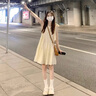 法式無(wú)袖掛脖連衣裙子女夏季2025新款顯瘦小個(gè)子海邊度假吊帶短裙 杏色 S 曬單實(shí)拍圖