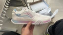 李寧（LI-NING） 新款羽毛球鞋刀鋒MAX變色龍全能王耐磨減震防滑男女款訓練運動(dòng)鞋 貼地飛行3LITE 棉花糖 40 (250mm) 曬單實(shí)拍圖