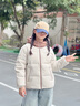 波司登（BOSIDENG）25年冬季新款男女童短款抗菌時尚連帽運動羽絨服T250246911DS 燕麥色7185 160 /80 曬單實拍圖