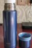 膳魔師（THERMOS）500ml保溫商務(wù)辦公帶杯蓋水杯男女士簡(jiǎn)約保冷杯FEI-501MSB寶藍(lán)色 曬單實(shí)拍圖