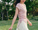 伊芙麗（eifini）伊芙麗v領(lǐng)修身抽身不對(duì)稱結(jié)構(gòu)T恤女2025夏裝新款時(shí)尚顯瘦上衣女 櫻緋粉 M 曬單實(shí)拍圖