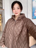 波司登（BOSIDENG）2025新款輕薄羽絨服女短款90絨連帽菱格保暖防風(fēng)外套B250135316 【店長(cháng)推薦】砂礫棕7B51 M 165/88A 體重約125-140斤 曬單實(shí)拍圖