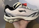 李寧扶搖2.0 V2 跑鞋男鞋透氣網(wǎng)面減震回彈低幫復(fù)古老爹鞋跑步運(yùn)動(dòng)鞋 淺石灰/銀色-5 時(shí)代少年團(tuán)同款 43 曬單實(shí)拍圖