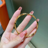 中國(guó)黃金（CHINA GOLD）黃金手鐲女足金莫比烏斯環(huán)金鐲素圈鐲子七夕情人節(jié)禮物送女友老婆 56圈口金手鐲約4.2g【玫瑰禮盒】 曬單實(shí)拍圖
