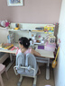 源氏木語(yǔ)兒童家具兒童學(xué)習桌椅實(shí)木作業(yè)小學(xué)生家用寫(xiě)字桌課桌多功能可升降簡(jiǎn)約書(shū)桌 山毛櫸1.2m桌+1.19m上架+學(xué)習椅|精靈灰 曬單實(shí)拍圖