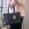 NY新款韓國ML托特單肩復古NY洋基隊休閑男女手提包老花斜挎包時(shí)尚 老花大托特黑【高版本】 曬單實(shí)拍圖