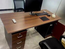 人文成家辦公桌工作臺老板桌辦公室電腦桌臺式桌簡(jiǎn)約現代職員工位寫(xiě)字桌子 【28mm加厚桌面】胡桃色長(cháng)1.4米 實(shí)惠（自主安裝） 曬單實(shí)拍圖